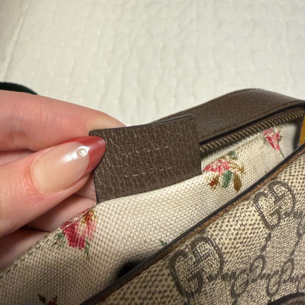 Gucci Neo Vintage GG Supreme Messenger Bag - Picture 7 of 10